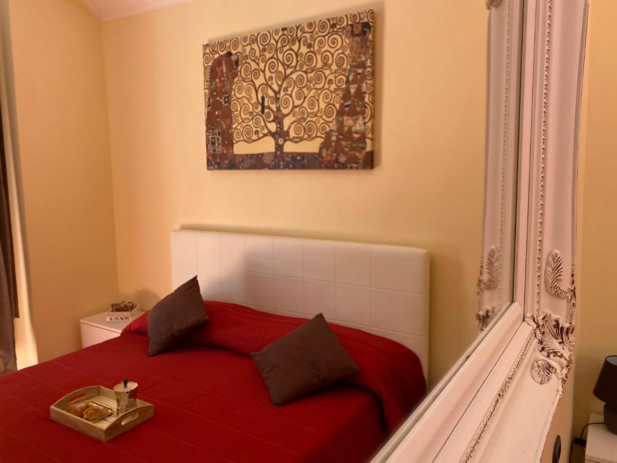 נאפולי Home In Love: Vicoletto Dei Presepi מראה חיצוני תמונה