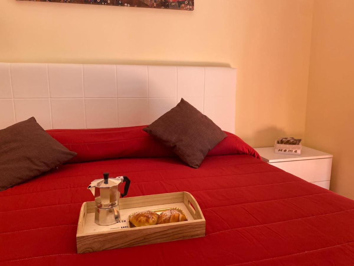 נאפולי Home In Love: Vicoletto Dei Presepi מראה חיצוני תמונה