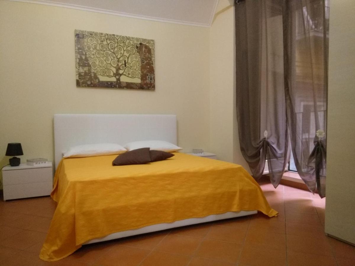 נאפולי Home In Love: Vicoletto Dei Presepi מראה חיצוני תמונה
